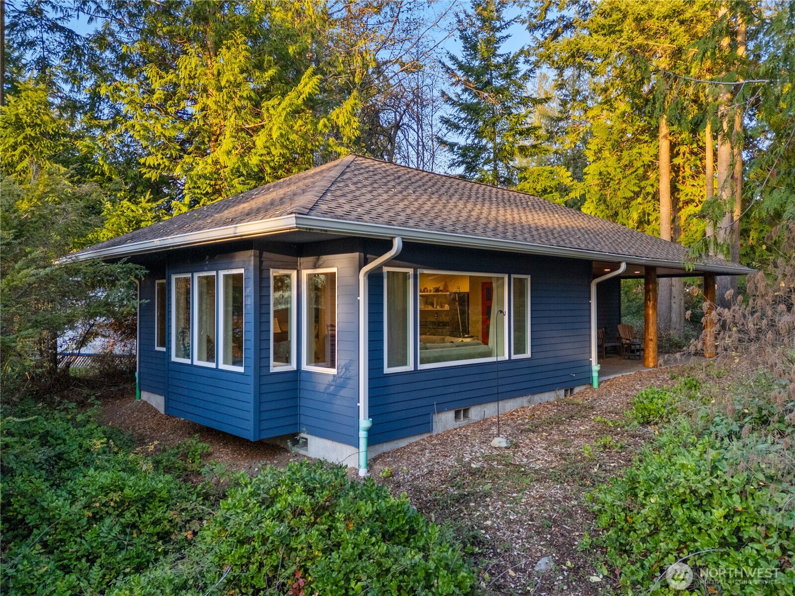 7404 Holiday Boulevard