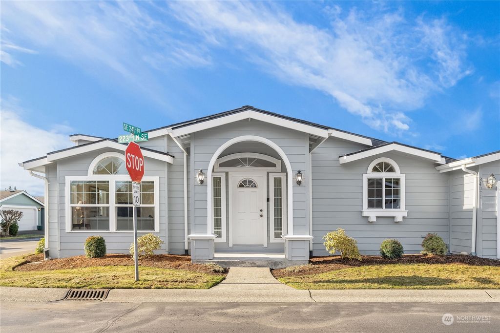 Photo of 24071 223rd Lane SE, Maple Valley, WA 98038 (MLS # 2325477)