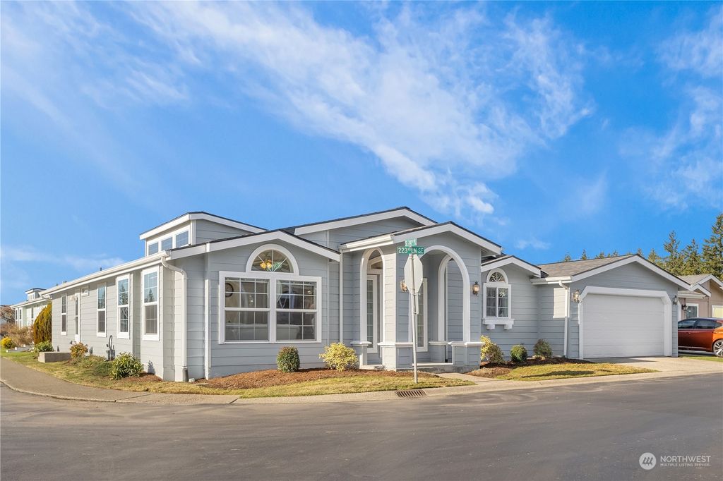 Photo of 24071 223rd Lane SE, Maple Valley, WA 98038 (MLS # 2325477)