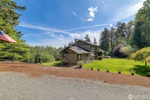 Photo of 4607 44th Avenue E, Tacoma, WA 98443 (MLS # 2522167)