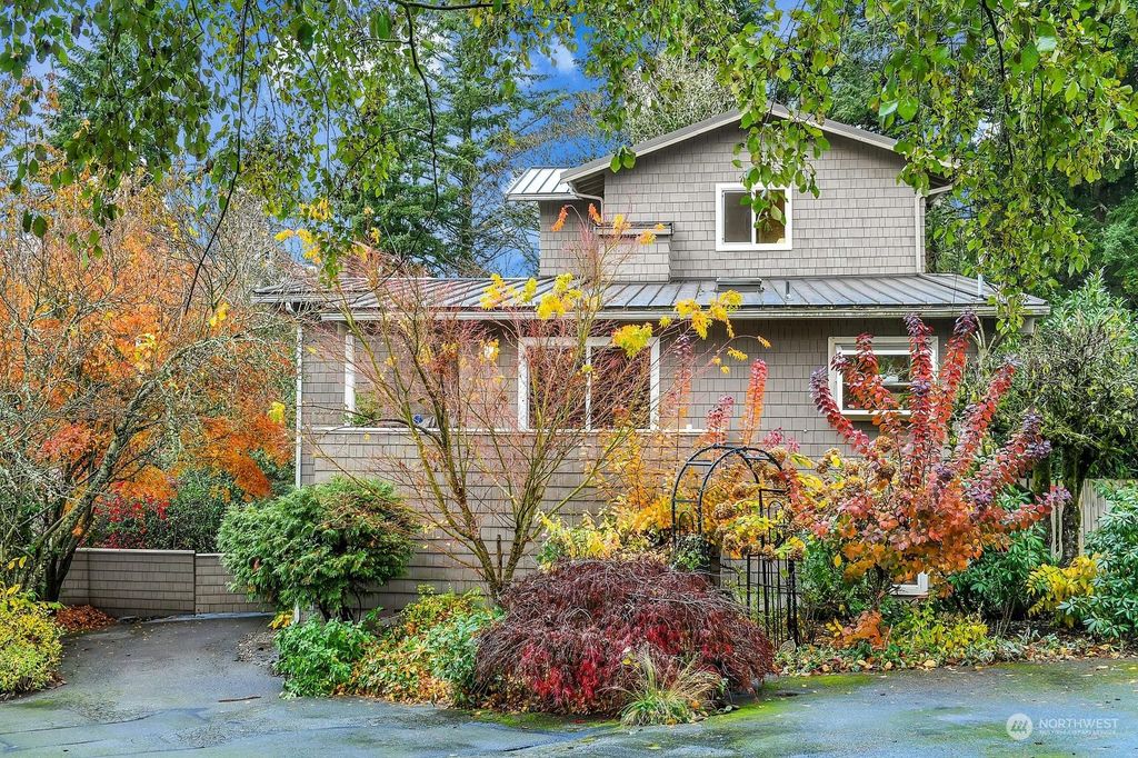 Photo of 7210 NE 158th Street, Kenmore, WA 98028 (MLS # 2309493)