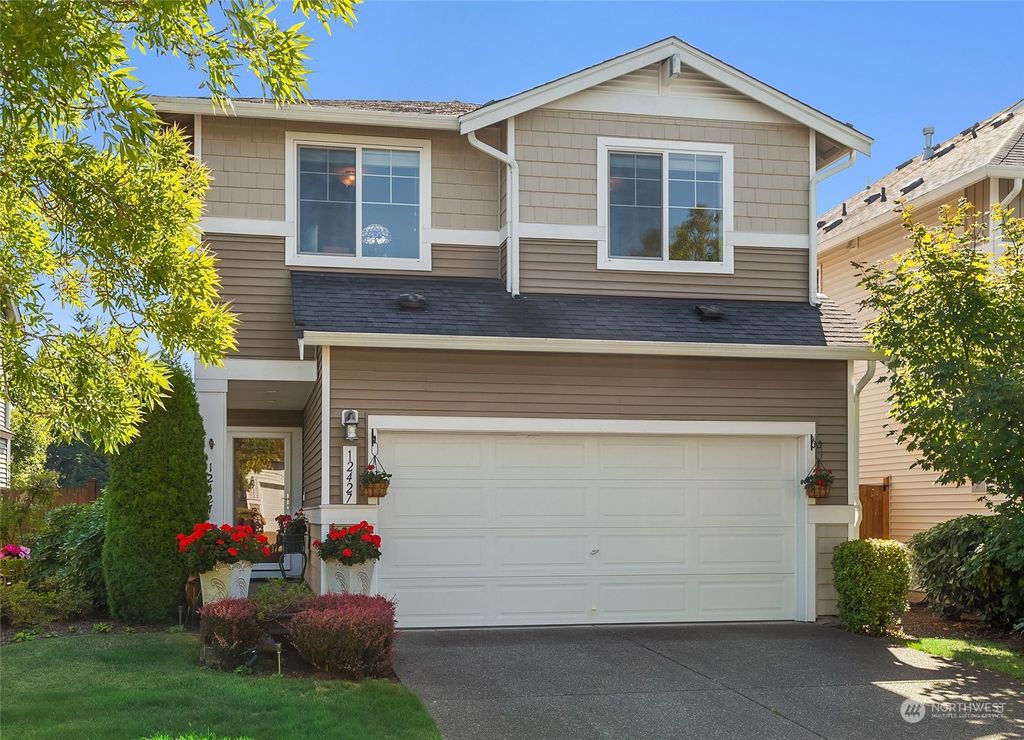 Photo of 12427 13th Drive SE, Everett, WA 98208 (MLS # 2144381)