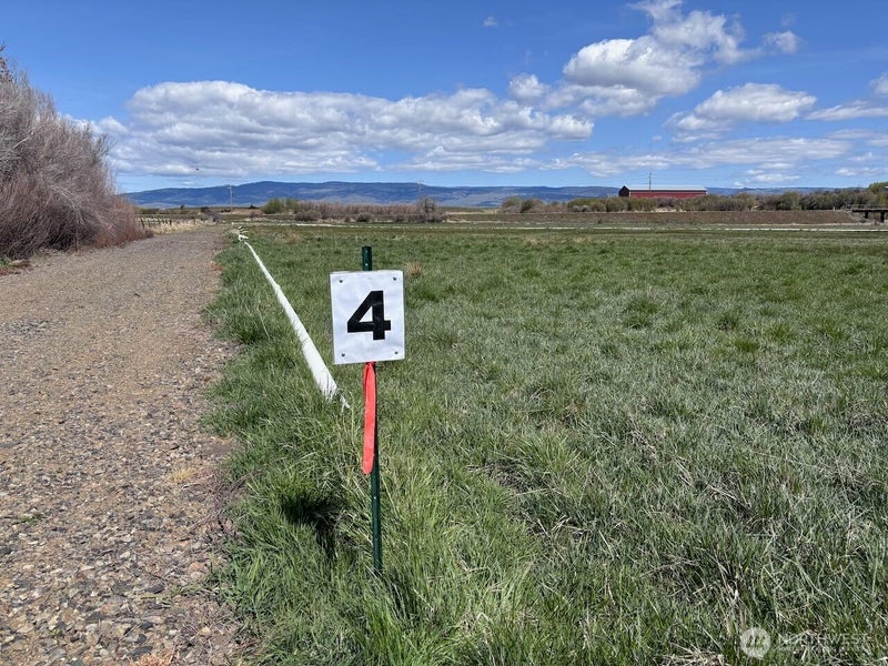 4 Dry Creek Road