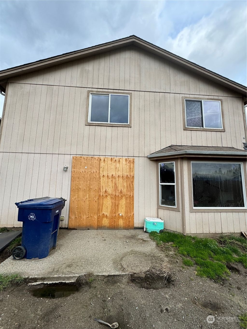 Photo of 4918 104th Place NE, Marysville, WA 98270 (MLS # 2204964)