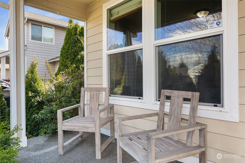 Photo of 145 5th Avenue SW, Pacific, WA 98047 (MLS # 2205909)