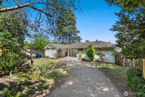 Photo of 11218 35th Avenue SW, Seattle, WA 98146 (MLS # 2517656)