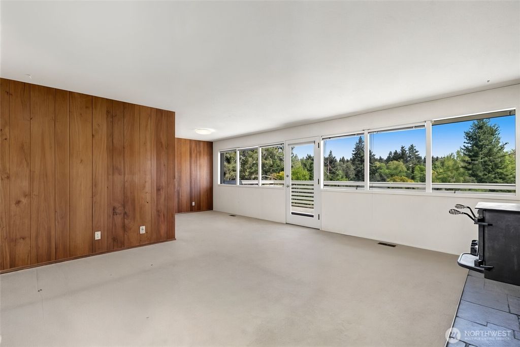 Photo of 11218 35th Avenue SW, Seattle, WA 98146 (MLS # 2517656)