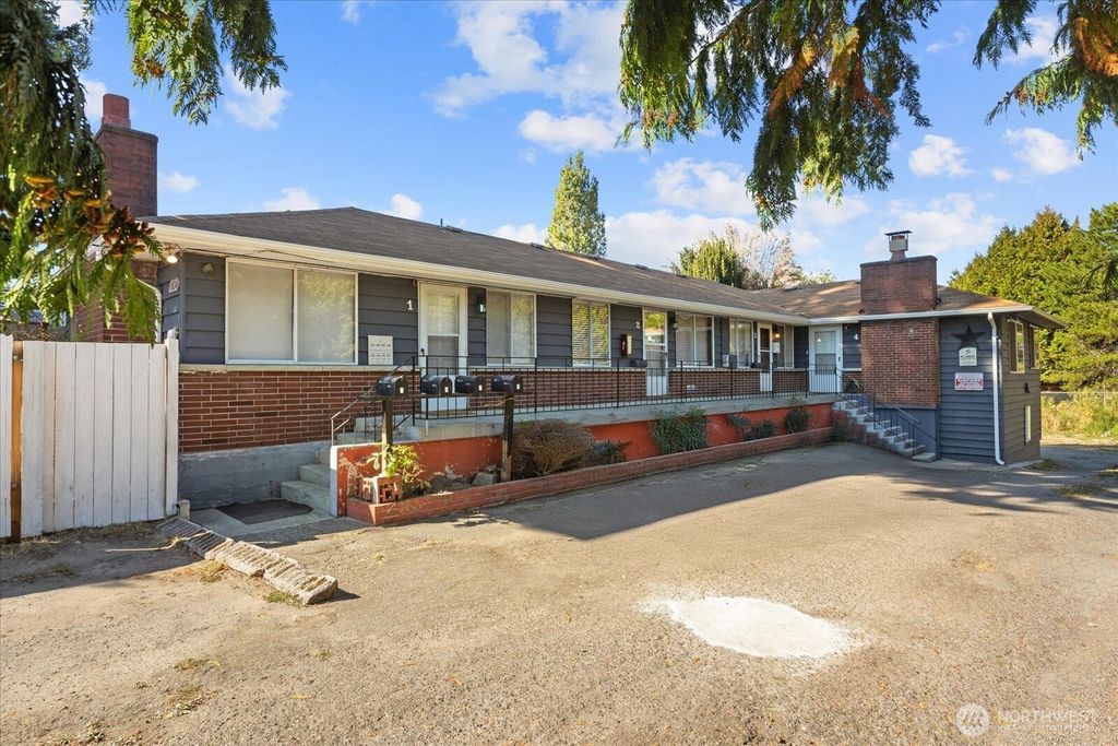 Photo of 1634 SW 114th Street, Seattle, WA 98146 (MLS # 2435077)
