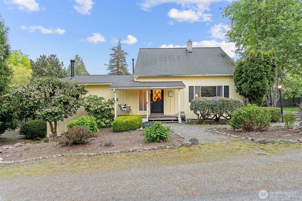 Photo of 13601 SE 266th Street, Kent, WA 98042 (MLS # 2363068)