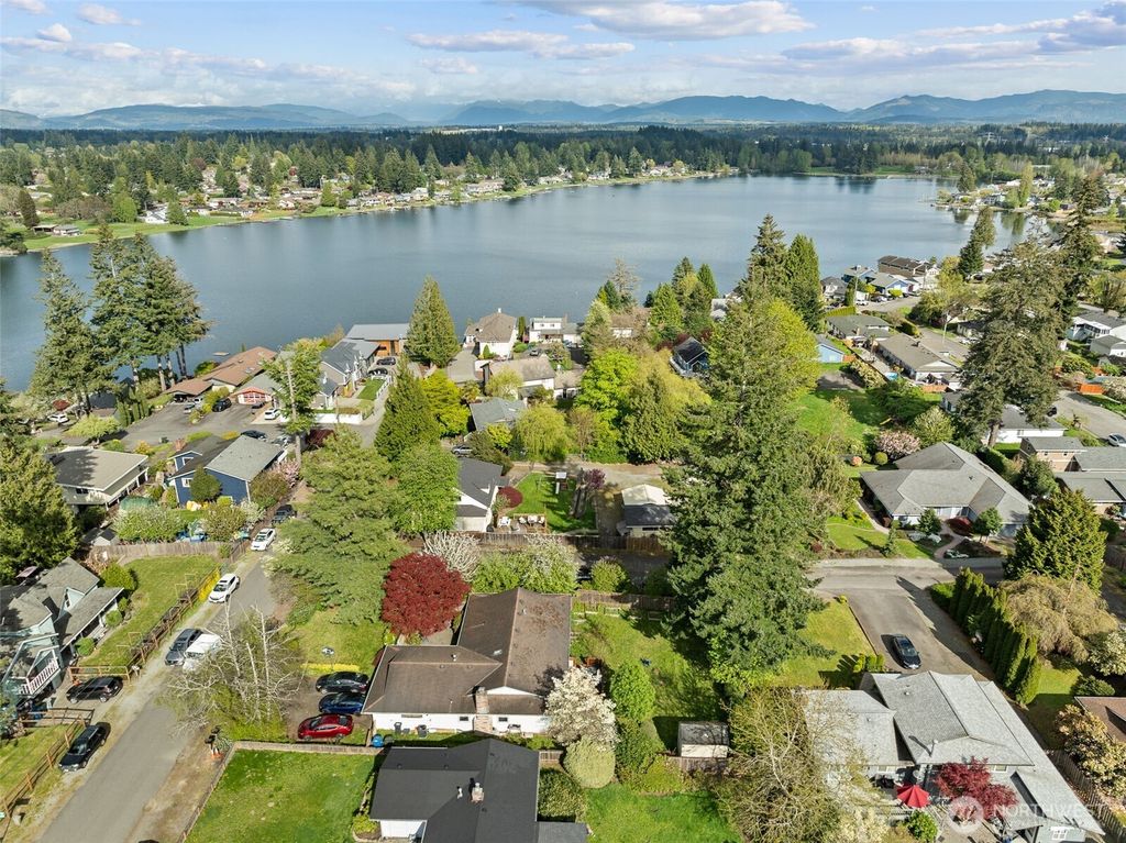 Photo of 13601 SE 266th Street, Kent, WA 98042 (MLS # 2363068)