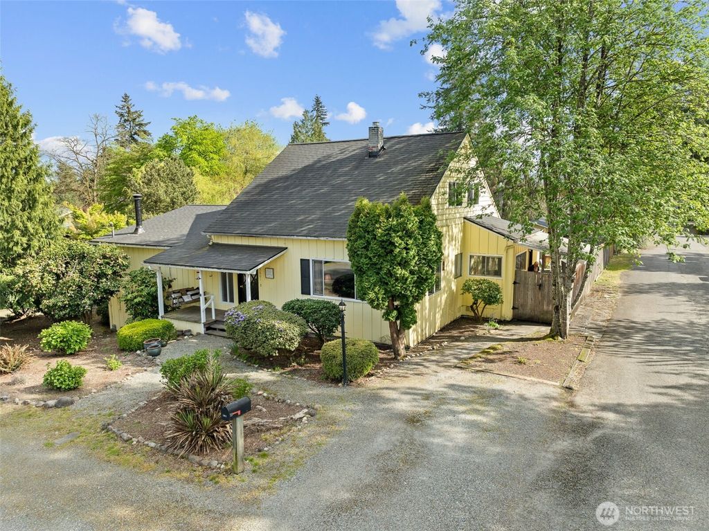 Photo of 13601 SE 266th Street, Kent, WA 98042 (MLS # 2363068)