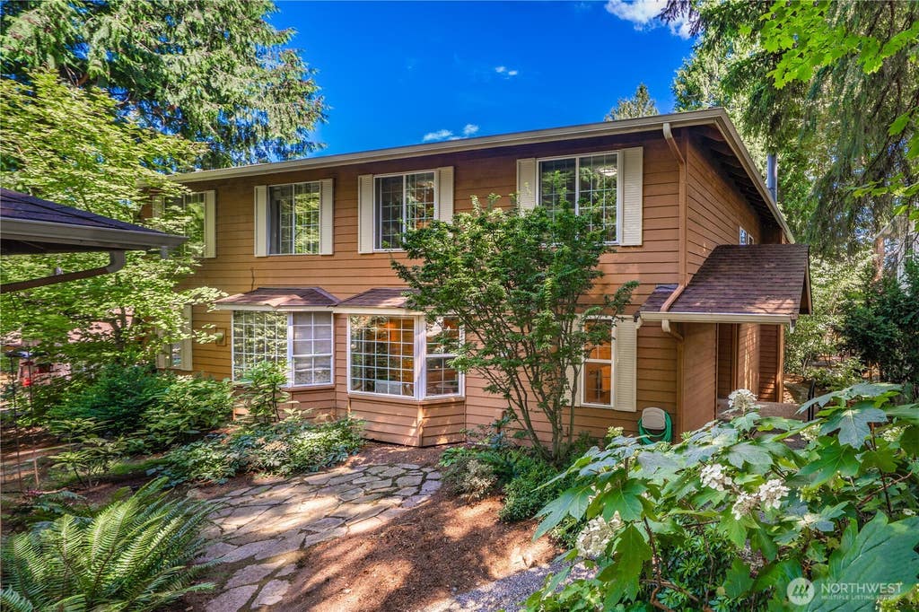 Photo of 8512 137th Avenue NE, Redmond, WA 98052 (MLS # 2561028)