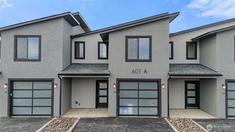 Photo of 601 Dorsing Street #B, Moses Lake, WA 98837 (MLS # 2402418)