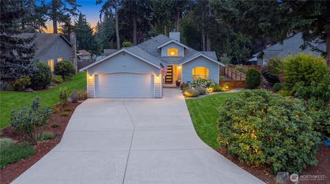 Photo of 4019 NE 17th Street, Renton, WA 98056 (MLS # 2564986)
