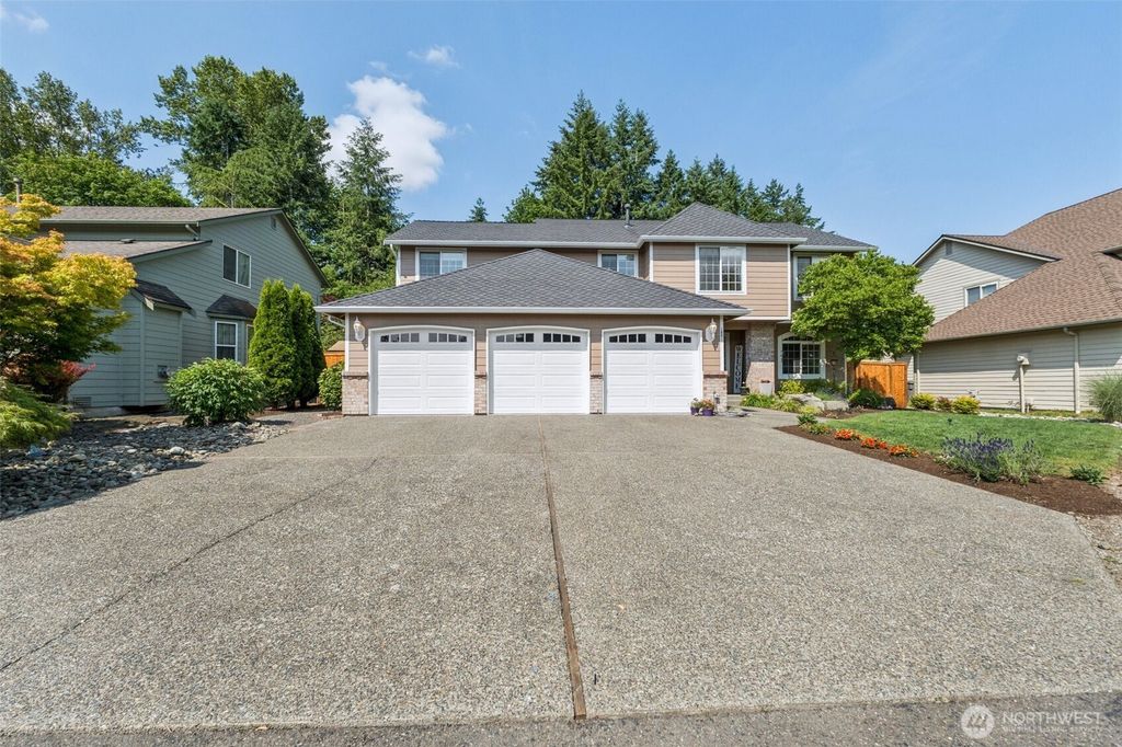 Photo of 15611 138th Place SE, Renton, WA 98058 (MLS # 2394433)