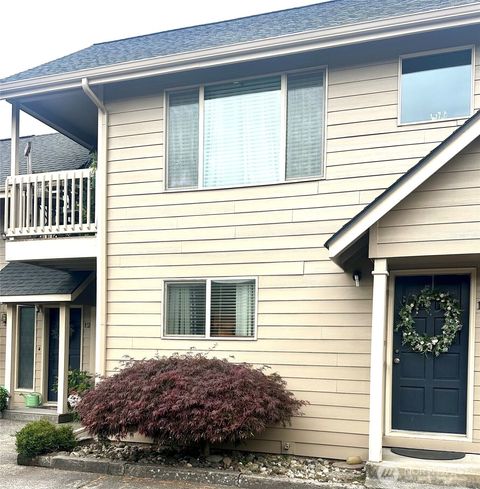 Photo of 1310 River Road #13, Longview, WA 98632 (MLS # 2556908)