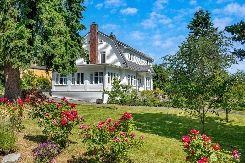 Photo of 4918 S 3rd Avenue, Everett, WA 98203 (MLS # 2478974)