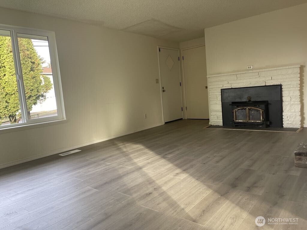 27 SW 102 Street