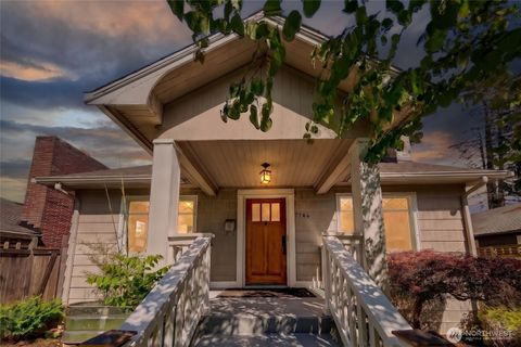 Photo of 7146 35th Avenue SW, Seattle, WA 98126 (MLS # 2529100)