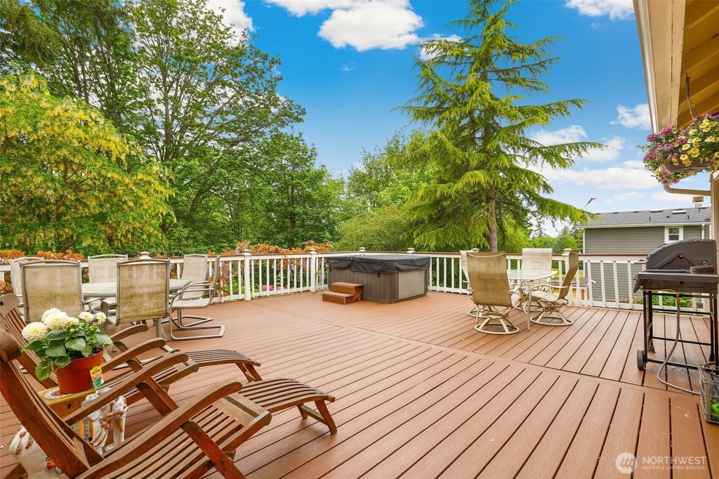 Photo of 3706 Upland Avenue, Everett, WA 98203 (MLS # 2401593)