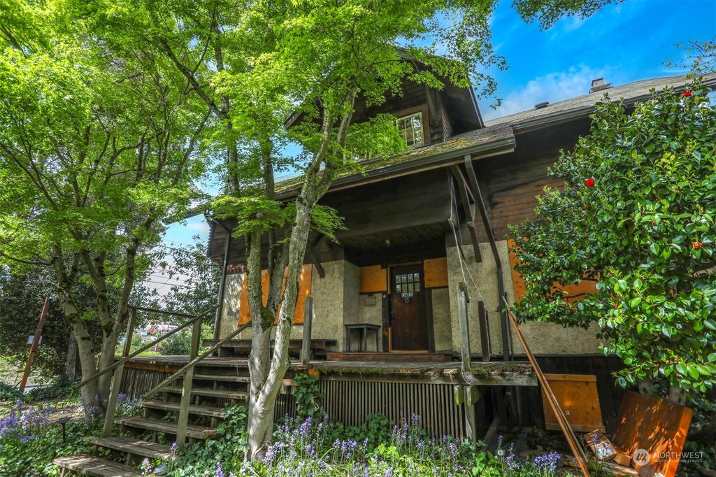 Photo of 4720 7th Avenue NE, Seattle, WA 98105 (MLS # 2229556)