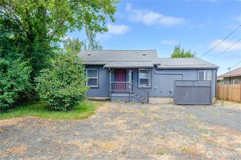 Photo of 1031 W Glenwood Street, Port Angeles, WA 98363 (MLS # 2542148)