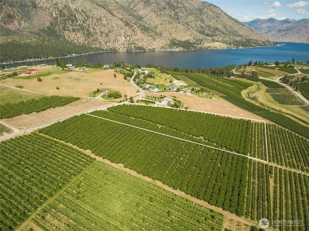 Photo of 950 Loop Avenue, Manson, WA 98831 (MLS # 2465384)