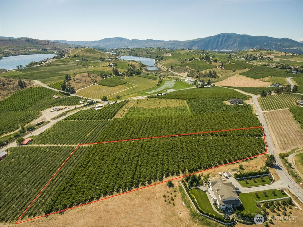 Photo of 950 Loop Avenue, Manson, WA 98831 (MLS # 2465384)