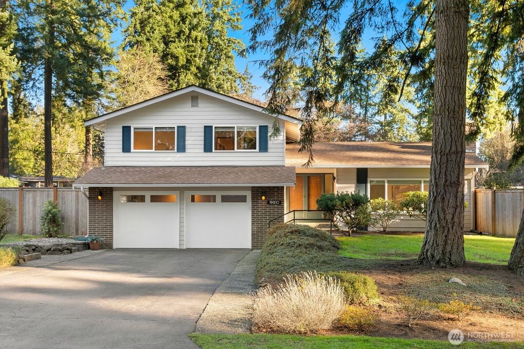 Photo of 19810 95th Avenue NE, Bothell, WA 98011 (MLS # 2470585)