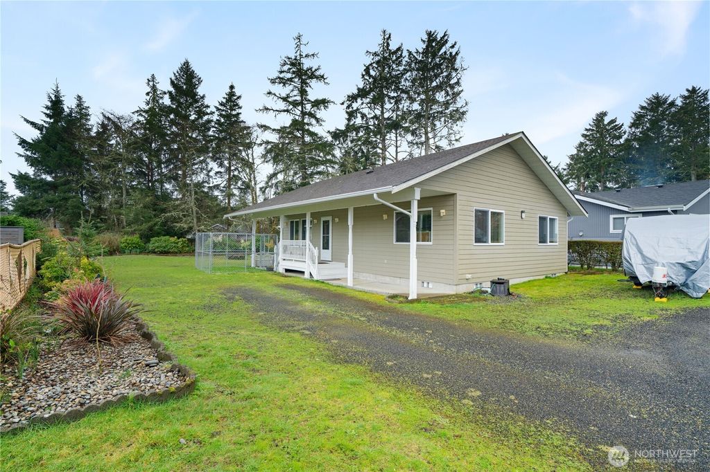 Photo of 281 Cakesosta Street SE, Ocean Shores, WA 98569 (MLS # 2481405)