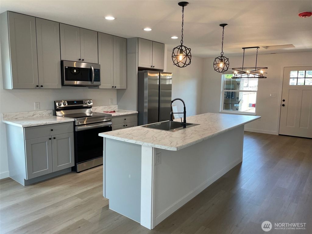 Photo of 464 SW William Avenue, Chehalis, WA 98532 (MLS # 2477198)