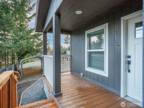 Photo of 90 E Treewater Place, Shelton, WA 98584 (MLS # 2477959)