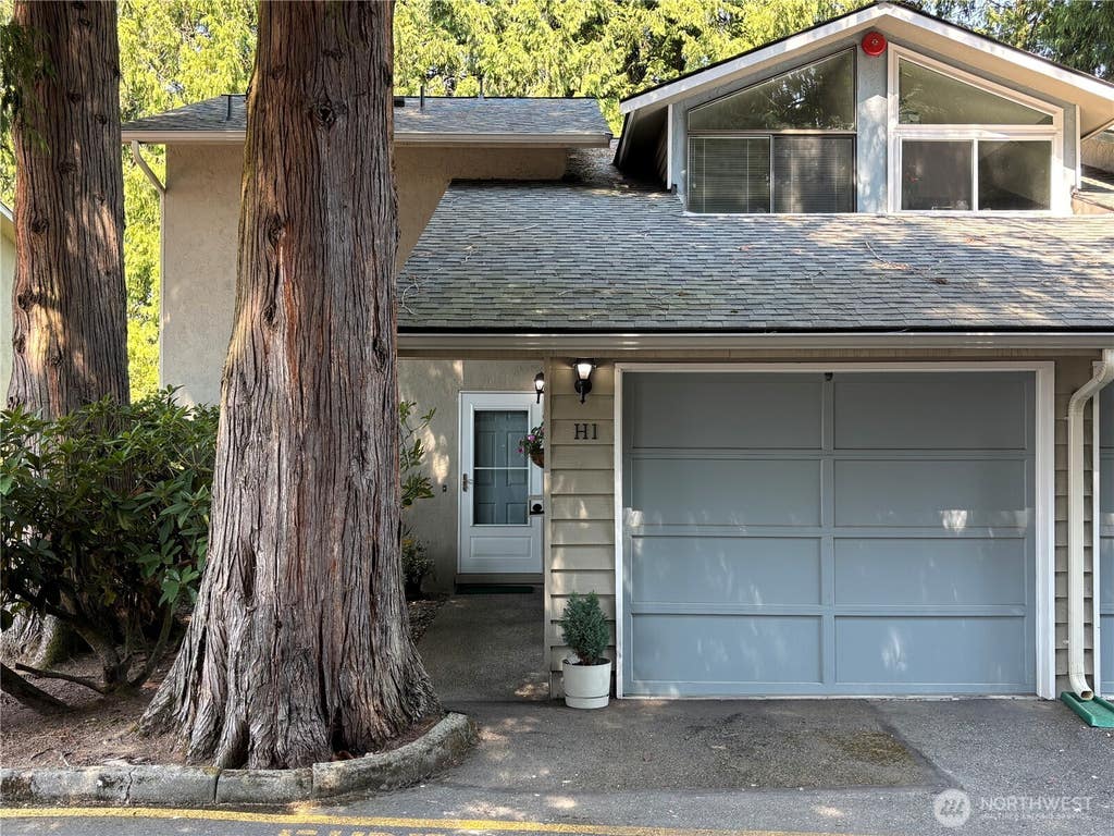 Photo of 19219 40th Avenue W #H-1, Lynnwood, WA 98036 (MLS # 2566674)