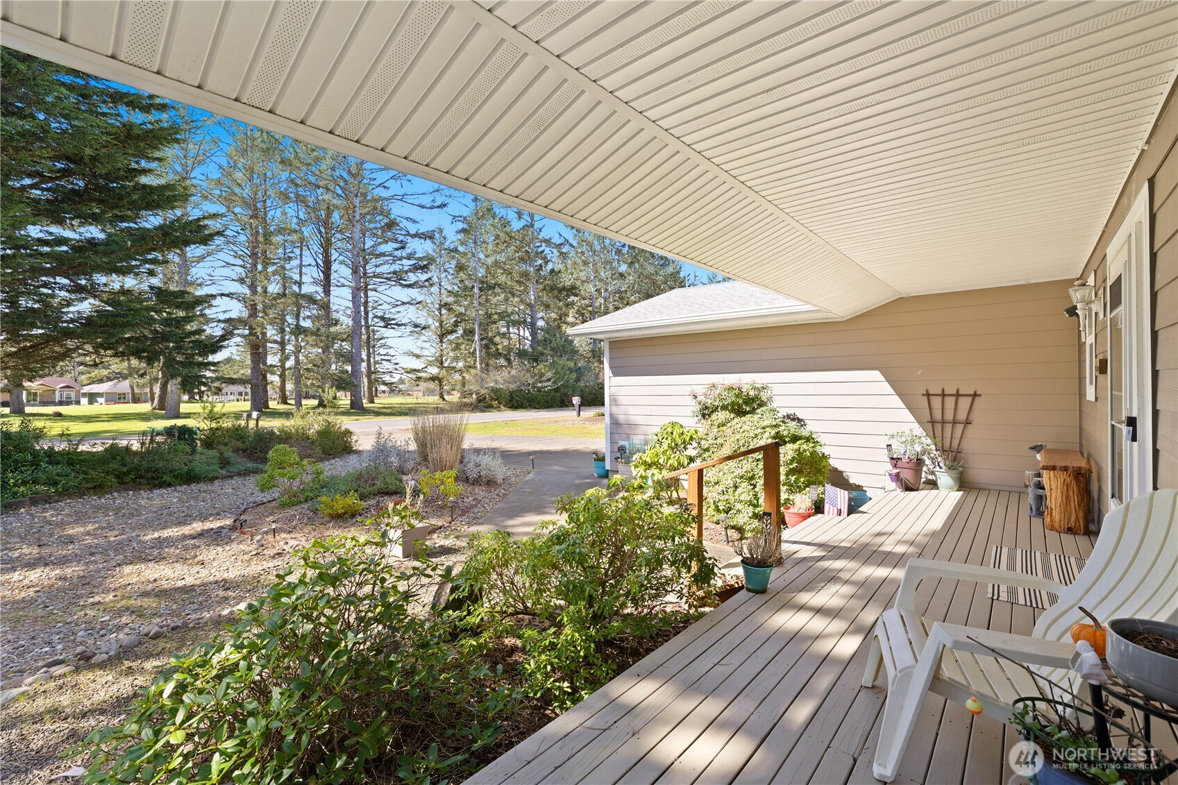 160 Dolphin Avenue NE