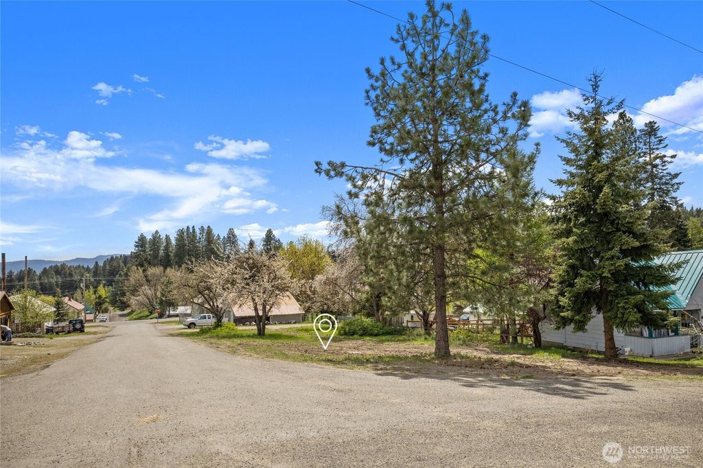 Photo of 4 XX W Alaska Avenue, Roslyn, WA 98941 (MLS # 2518103)