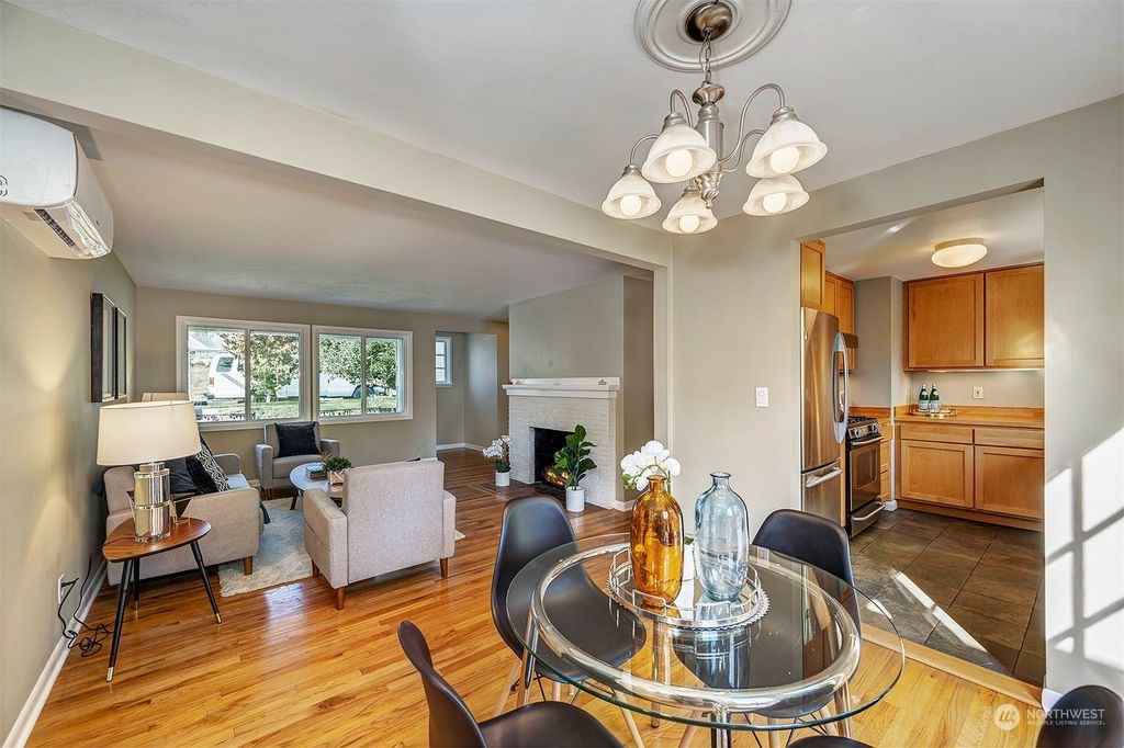 Photo of 6844 37th Avenue NE, Seattle, WA 98115 (MLS # 2205043)