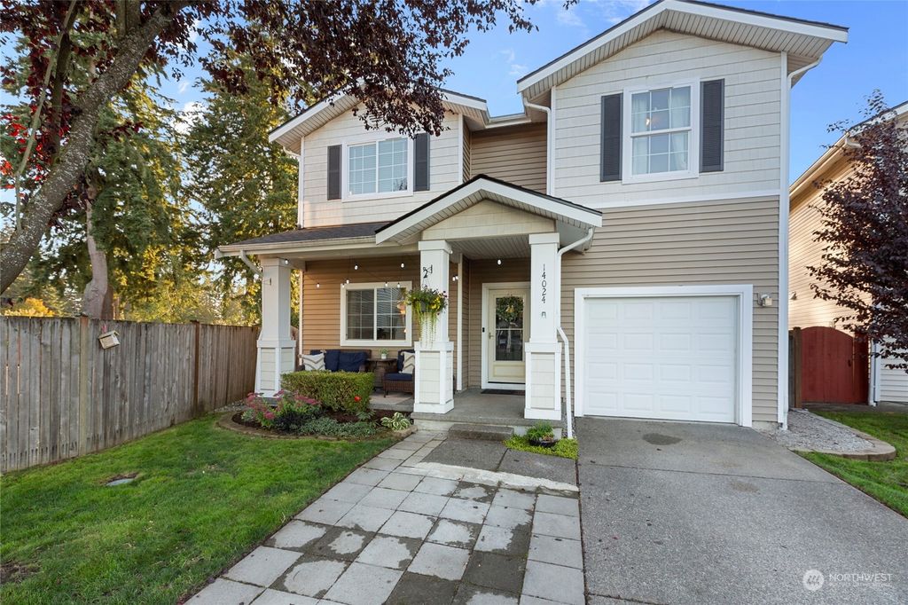 Photo of 14024 15th Avenue W, Lynnwood, WA 98087 (MLS # 2298143)