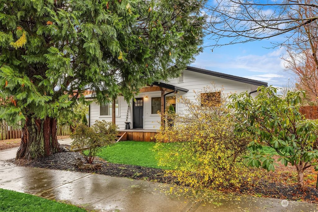 Photo of 39171 SE Beta Street, Snoqualmie, WA 98065 (MLS # 2175188)