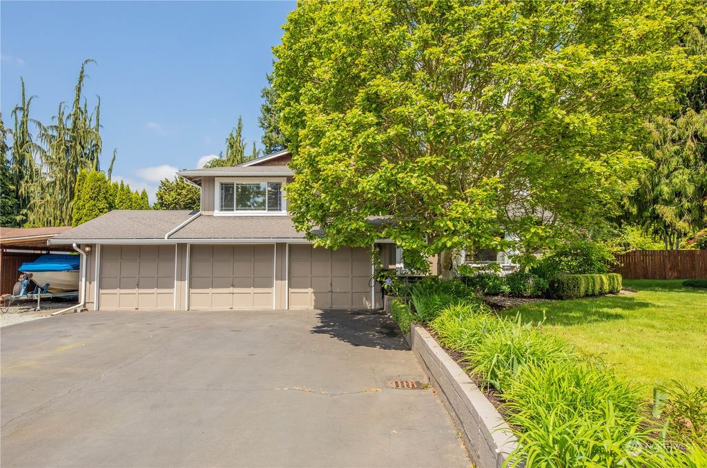 Photo of 4723 126th Street NE, Marysville, WA 98271 (MLS # 2070557)