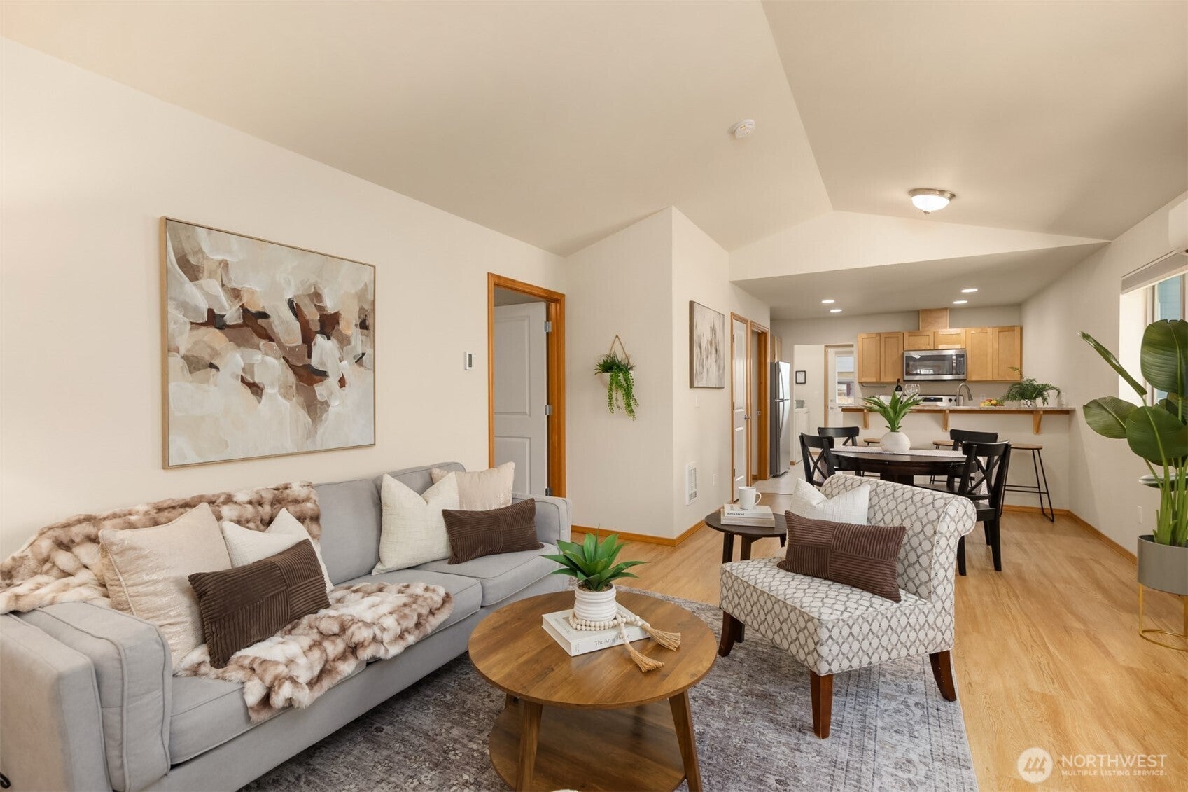 410 NE Hazelberry Court