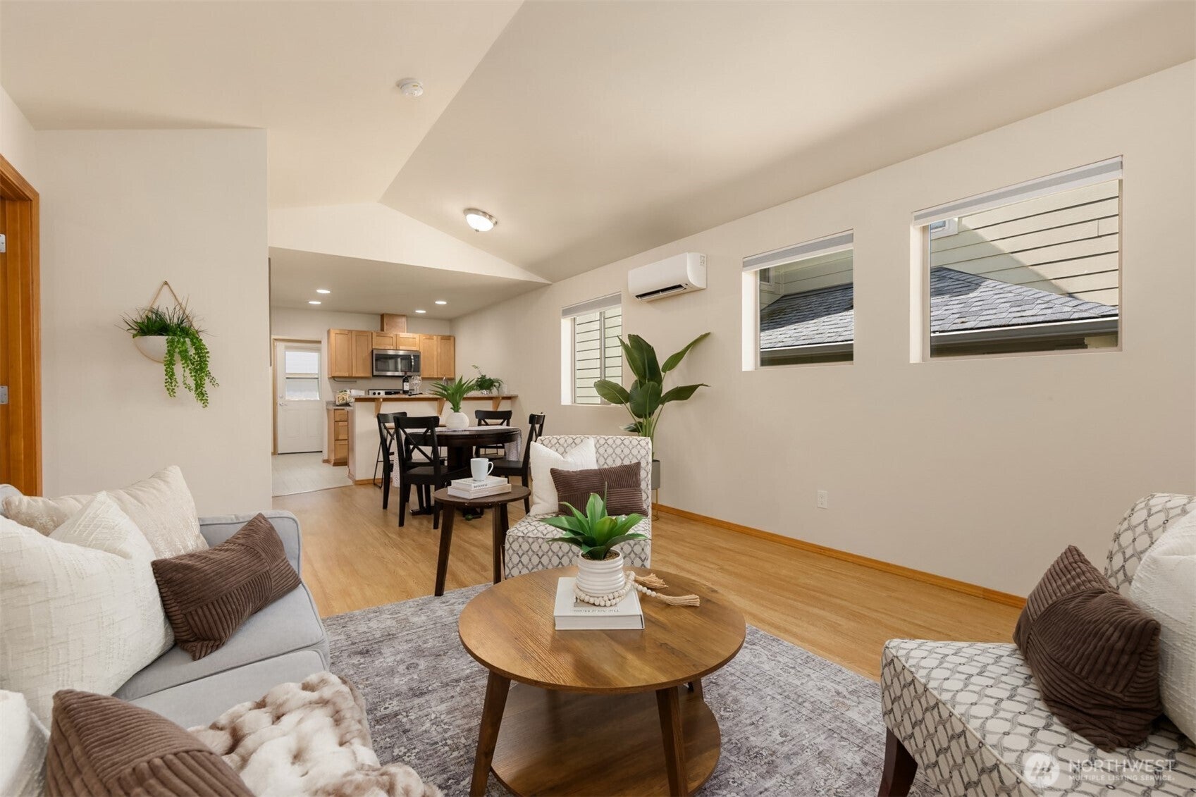 410 NE Hazelberry Court