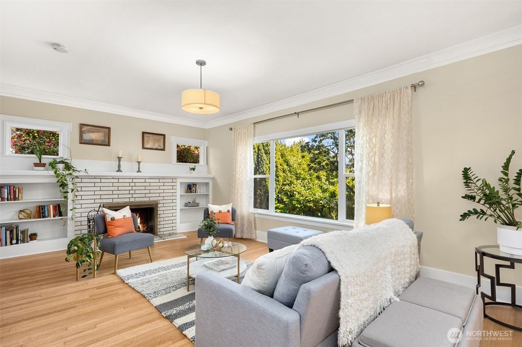 Photo of 2047 24th Avenue E, Seattle, WA 98112 (MLS # 2350068)