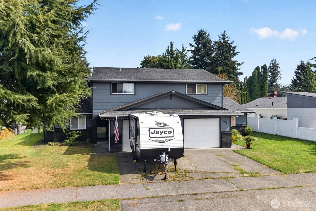 Photo of 901 Melody Lane, Enumclaw, WA 98022 (MLS # 2582710)