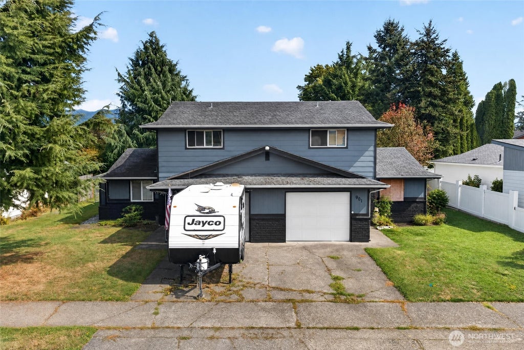 Photo of 901 Melody Lane, Enumclaw, WA 98022 (MLS # 2582710)