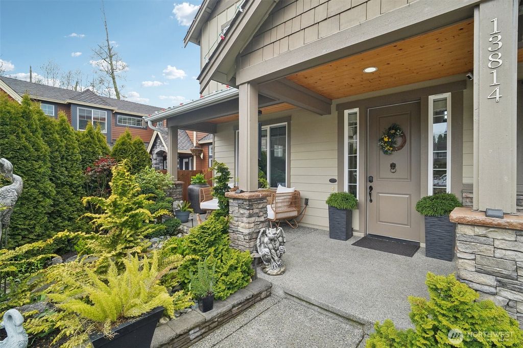 Photo of 13814 41st Avenue W, Lynnwood, WA 98087 (MLS # 2506669)