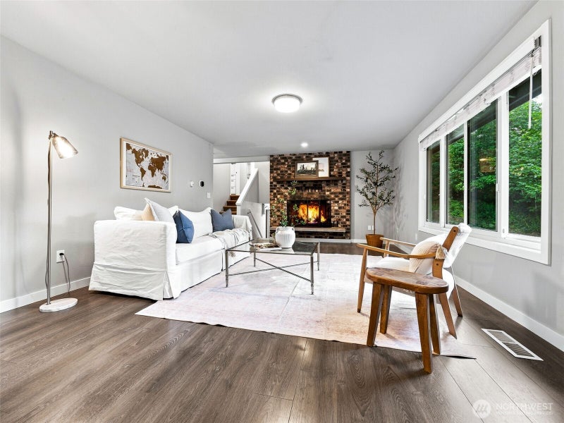 8925 Timber Loop SE