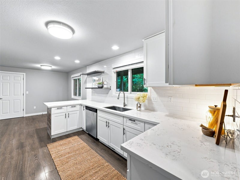 8925 Timber Loop SE