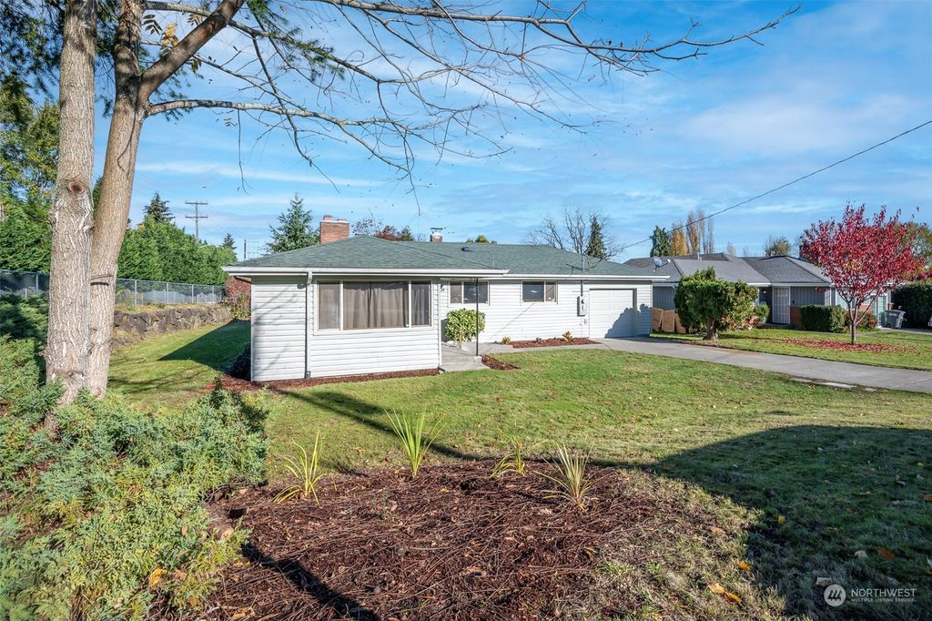 Photo of 2204 S 111th Place, Seattle, WA 98168 (MLS # 2309266)