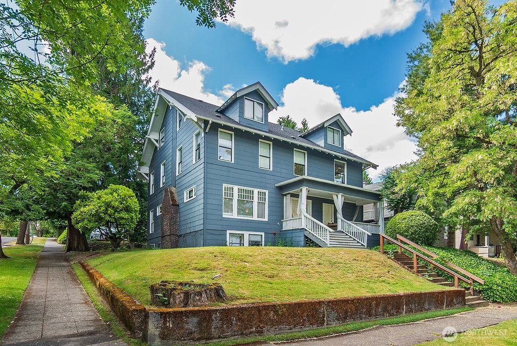 Photo of 5201 19th Avenue NE, Seattle, WA 98105 (MLS # 2532544)