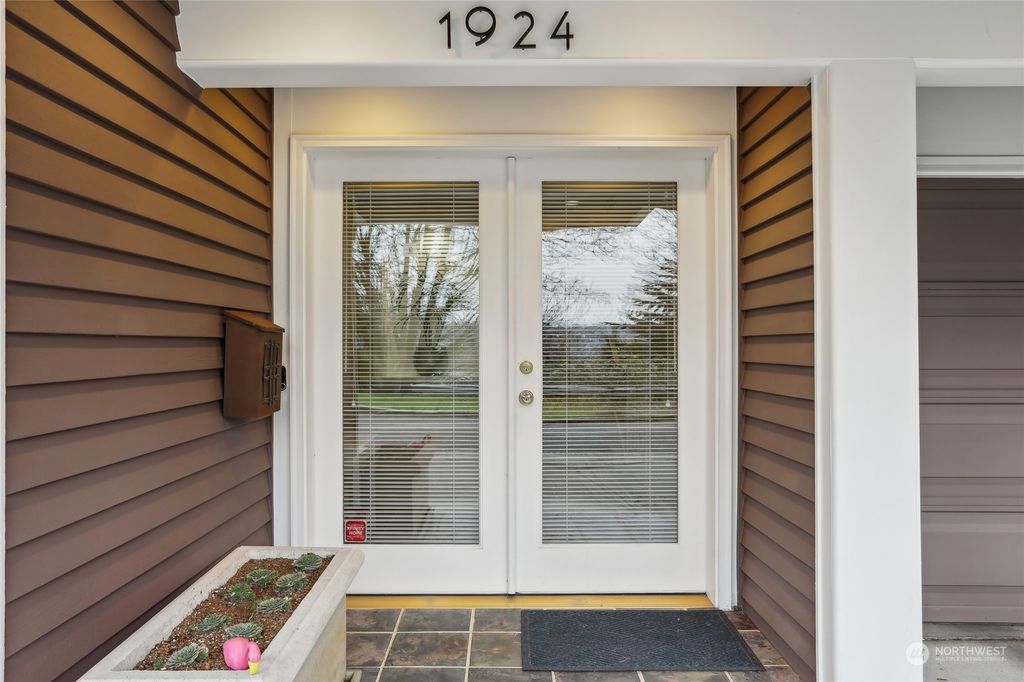 Photo of 1924 12th Avenue W, Seattle, WA 98119 (MLS # 2322541)